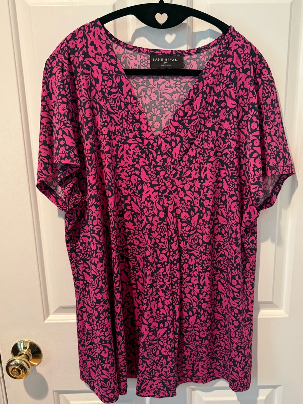 Lane Bryant 14/16 Pink & Navy Floral V-Neck Top